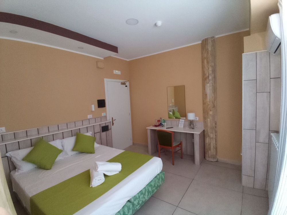 undefined Hotel Garden Napoli 4