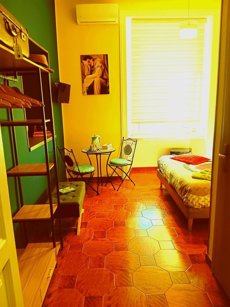 Non ci resta che Napoli Budget Double Room 19