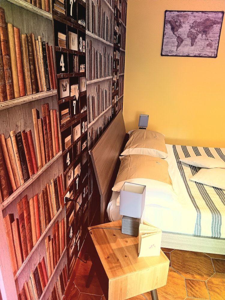 Non ci resta che Napoli Basic Triple Room 10