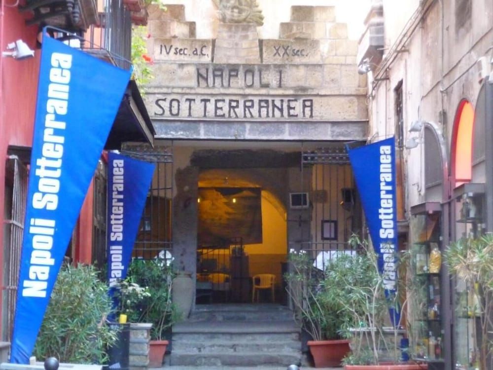 undefined Non ci resta che Napoli 4