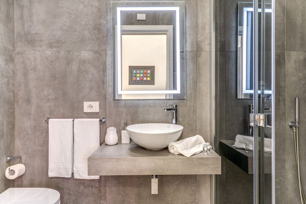 Gallery Suite Naples Deluxe Room 14