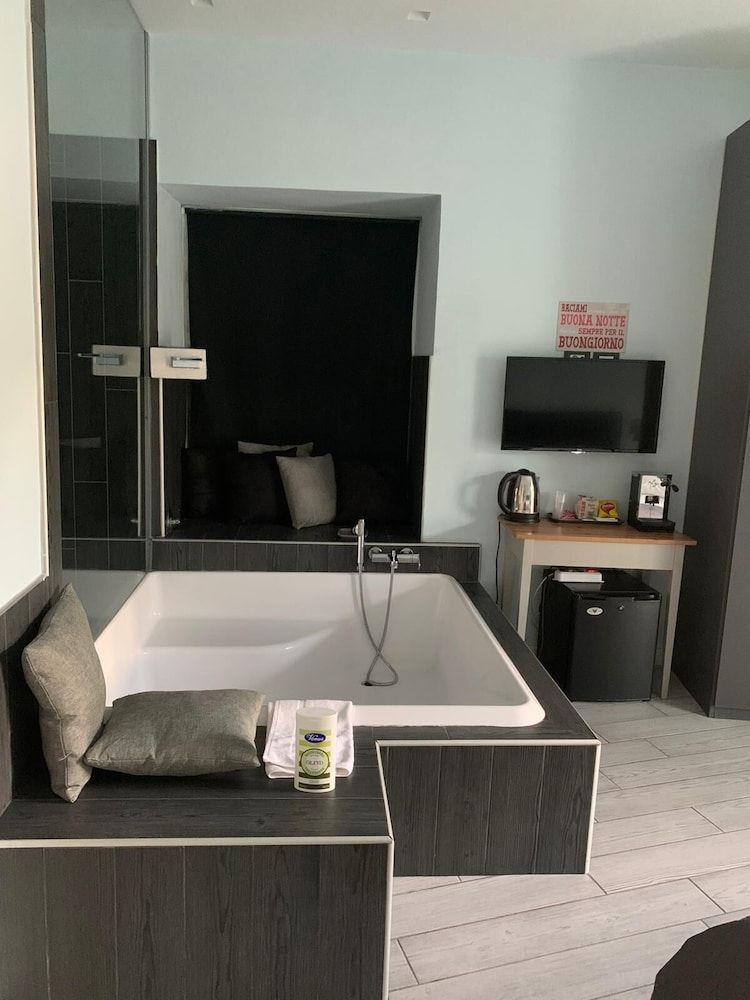 Esposito Plaza - Rooms & Suite Junior Suite, Private Pool 15