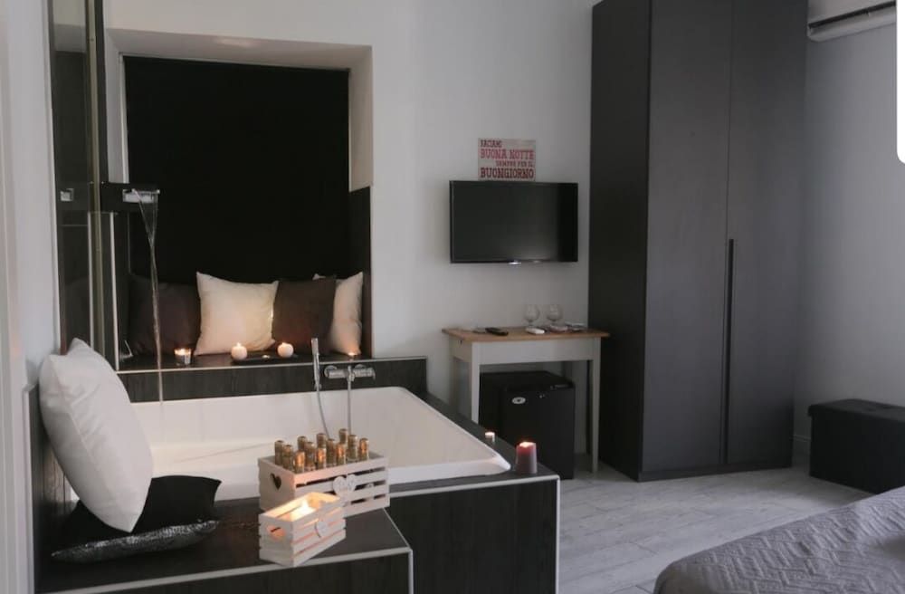 Esposito Plaza - Rooms & Suite Junior Suite, Private Pool 3