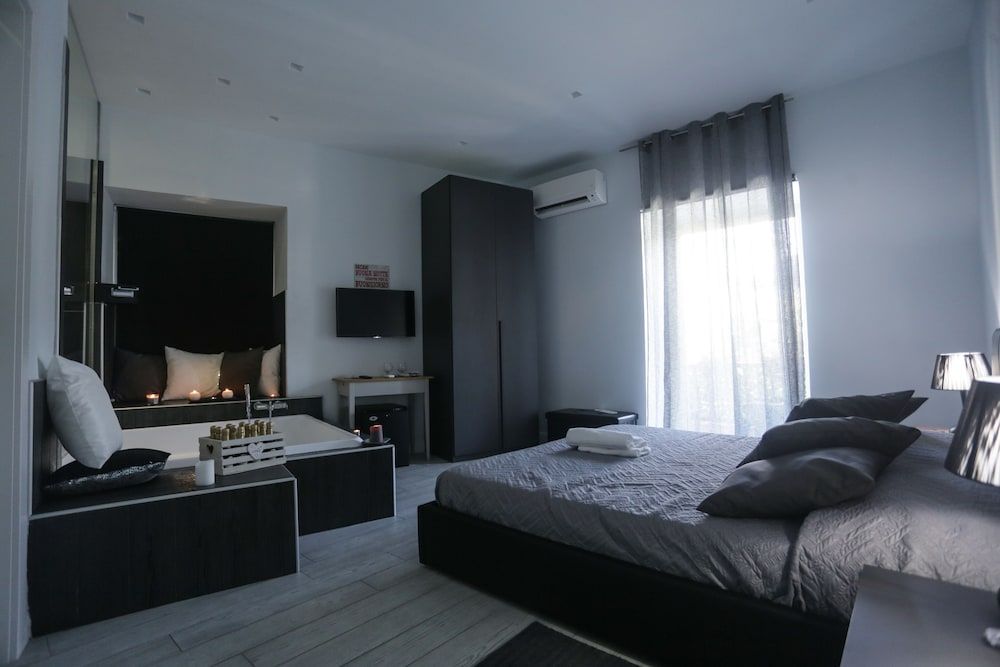 Esposito Plaza - Rooms & Suite Junior Suite, Private Pool 10