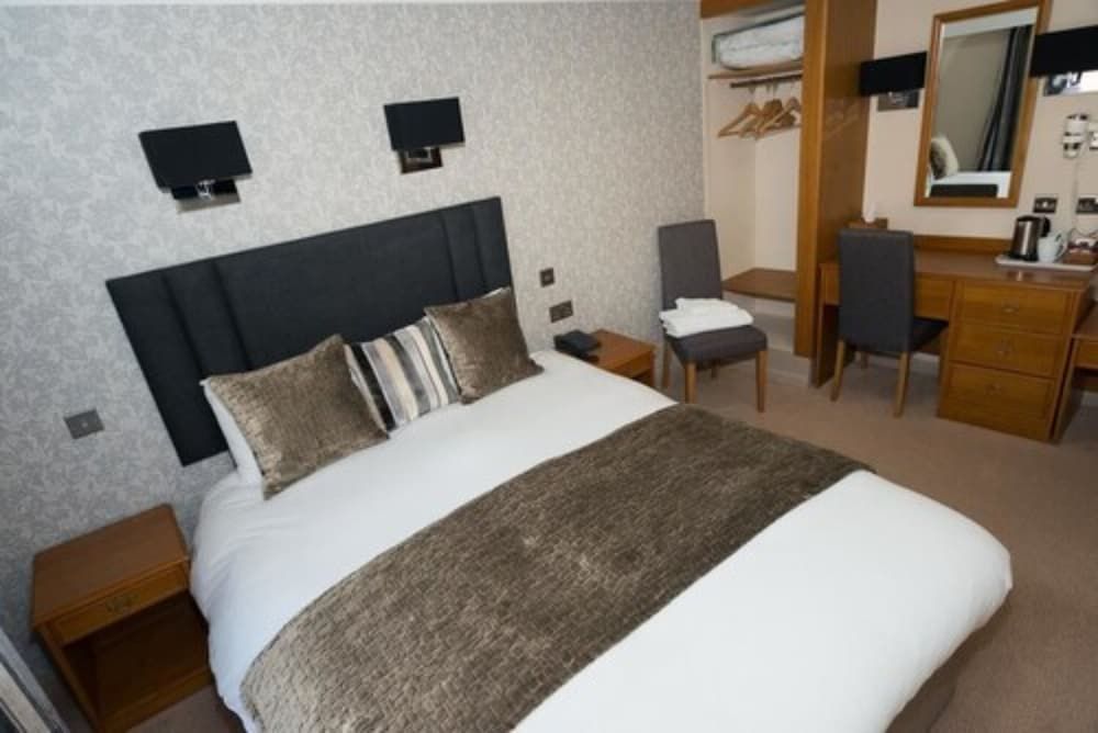 Falcon Hotel Superior Double Room