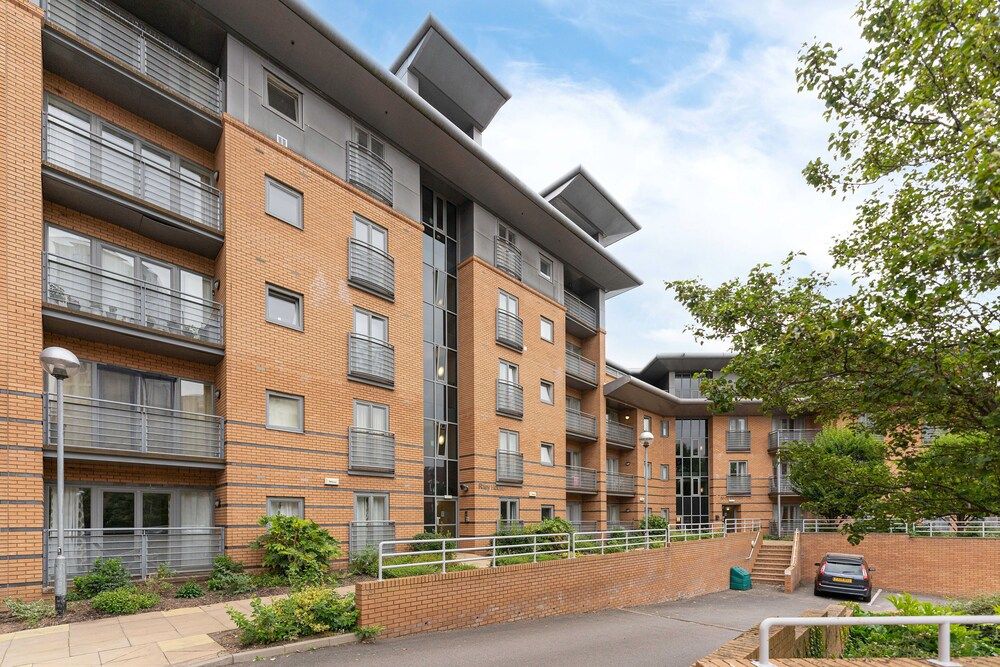 undefined Riley House Spacious City Apartment 5