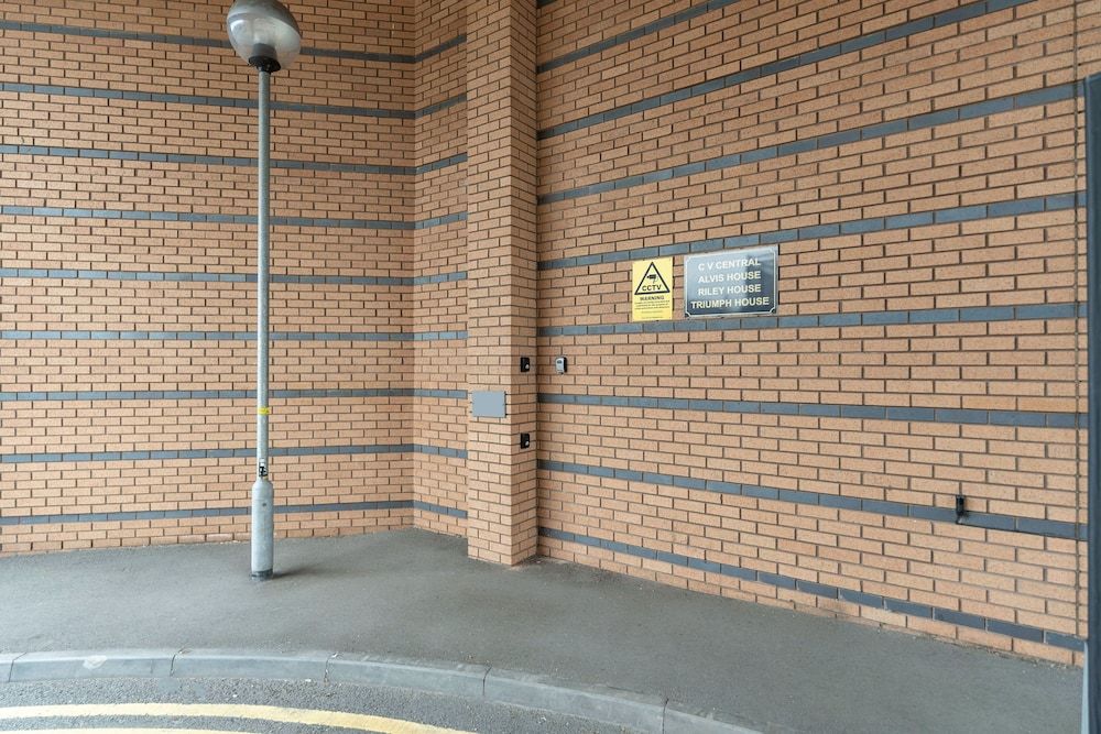 undefined Riley House Spacious City Apartment 7