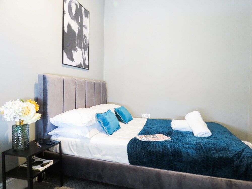undefined Tudors eSuites Three Bedroom House 3