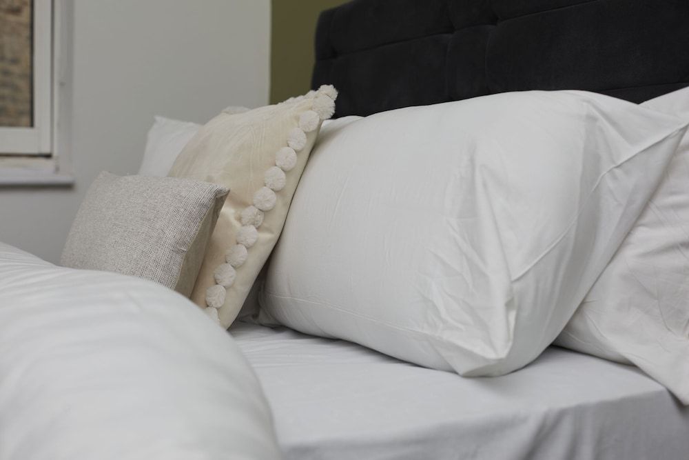 BV Royal Comfy Studiosuite Queensgate Huddersfield Comfort Studio, Ensuite (In Town Centre) 4