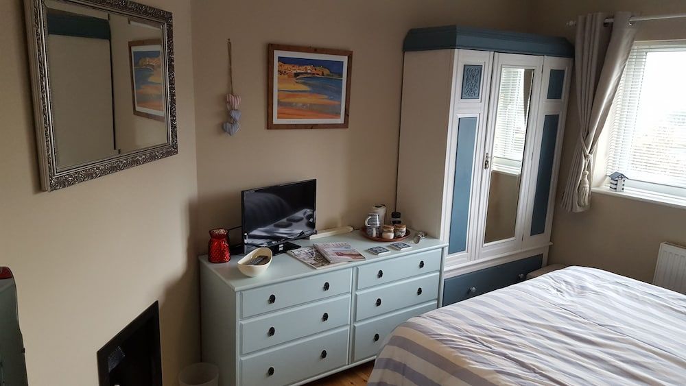 Deluxe Double Room (2 Adults + 1 Child)