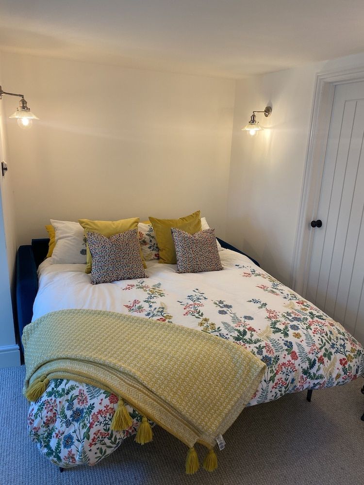 Luxury Apartment, Ensuite (The Garden Hideaway)