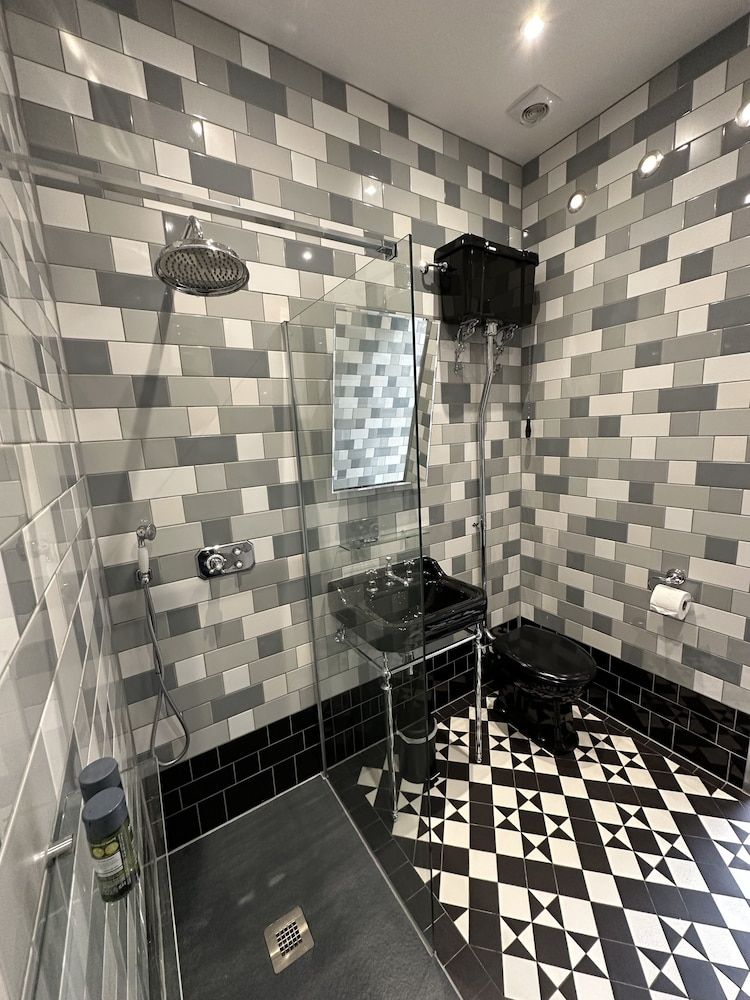 The Beetroot Premium Studio, Courtyard View (Room D) 11