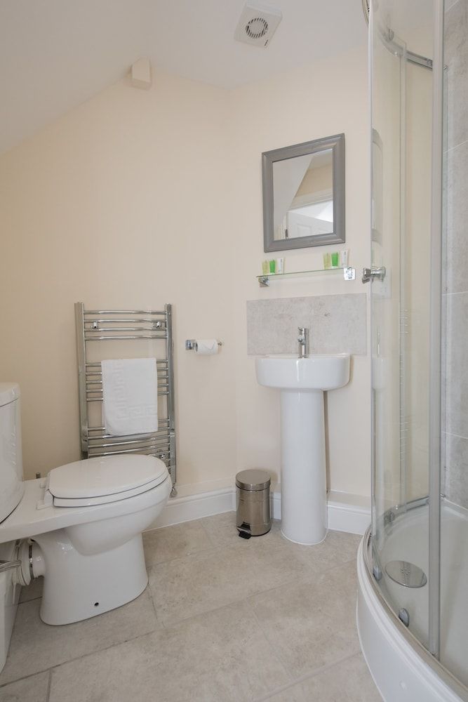 Kennedy House by Your Lettings UK Townhome 14