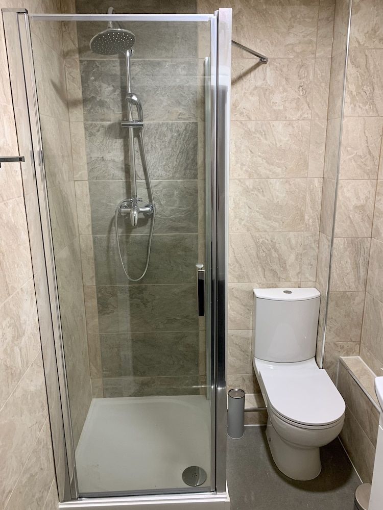 De Regency Style Hotel Family Room 3