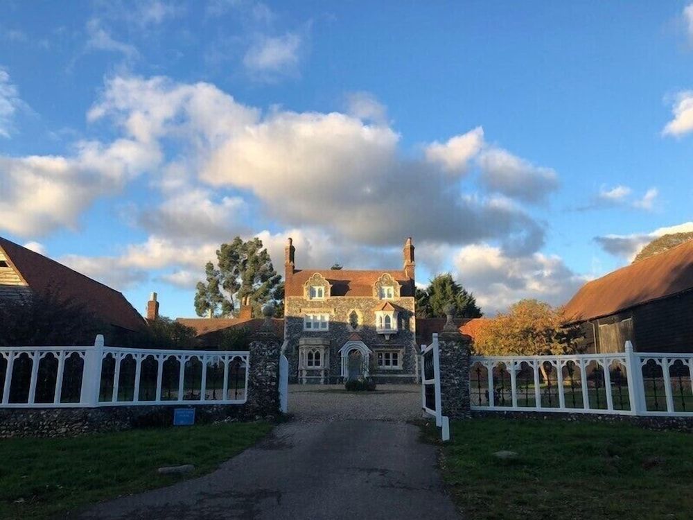 undefined Slade Farmhouse 2