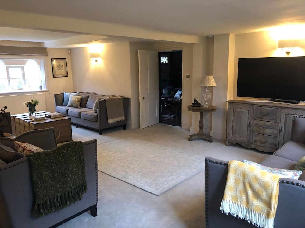 undefined Slade Farmhouse 6