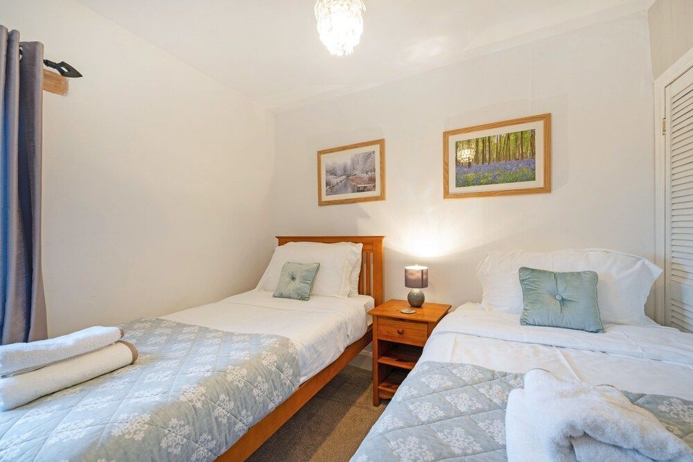 House (2 Bedrooms)