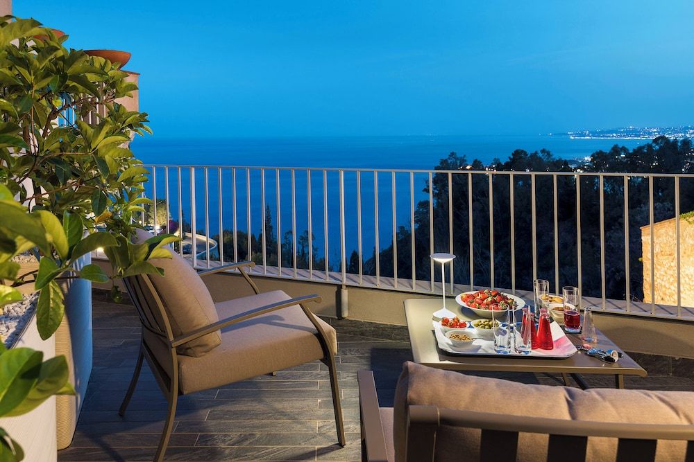 Belduomo Luxury Condo, 2 Bedrooms, Terrace, Sea Facing 3