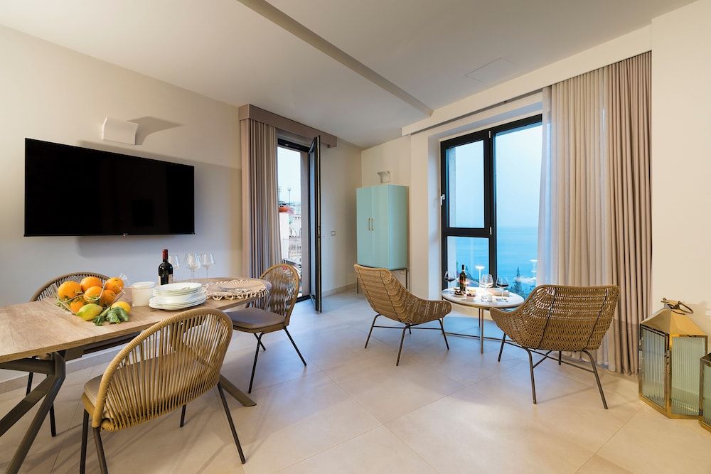 Belduomo Luxury Condo, 2 Bedrooms, Terrace, Sea Facing 11