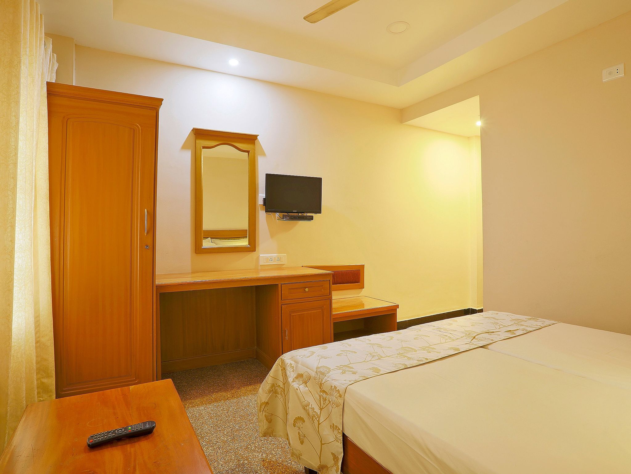 Hotel Excellency Standard Non-AC with FAN 7