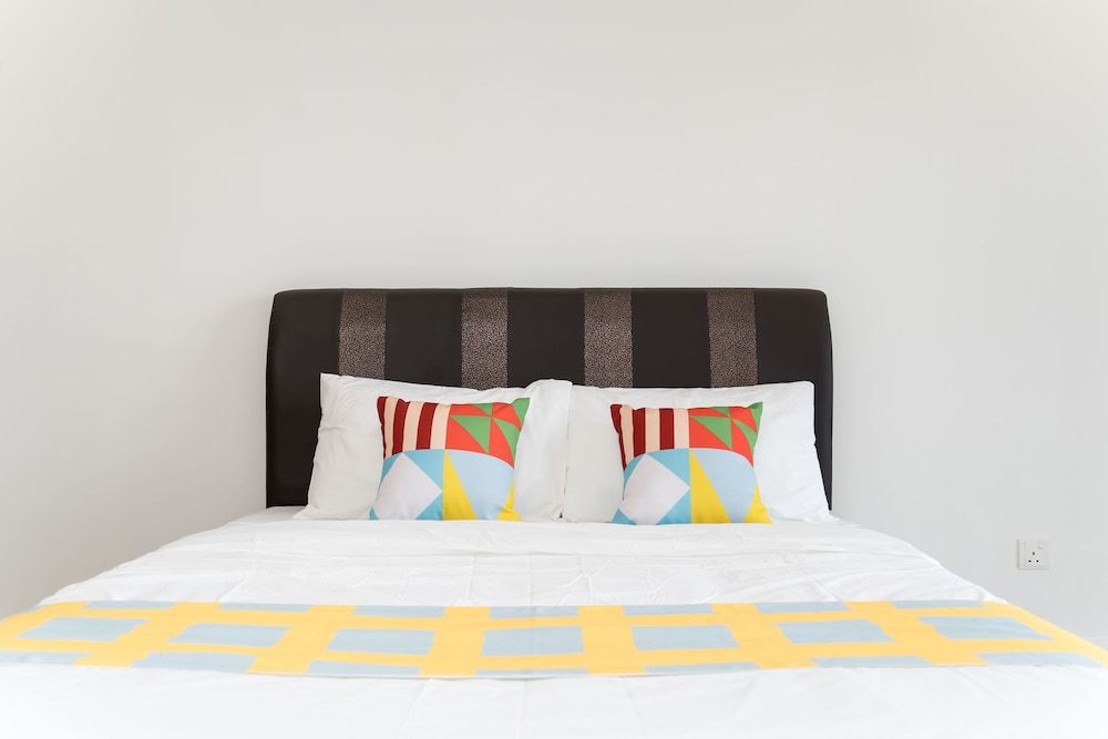 undefined OYO Home 44050 Essential Studio Empire Marriot 8