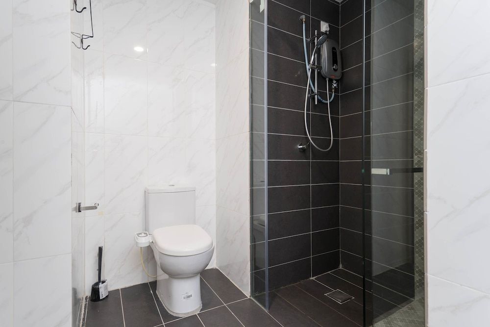 OYO Home 44050 Essential Studio Empire Marriot Classic Apartment 13