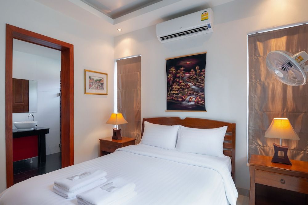 Orchid Paradise Homes OPV202 Superior Villa, 4 Bedrooms, Non Smoking, Kitchen 2