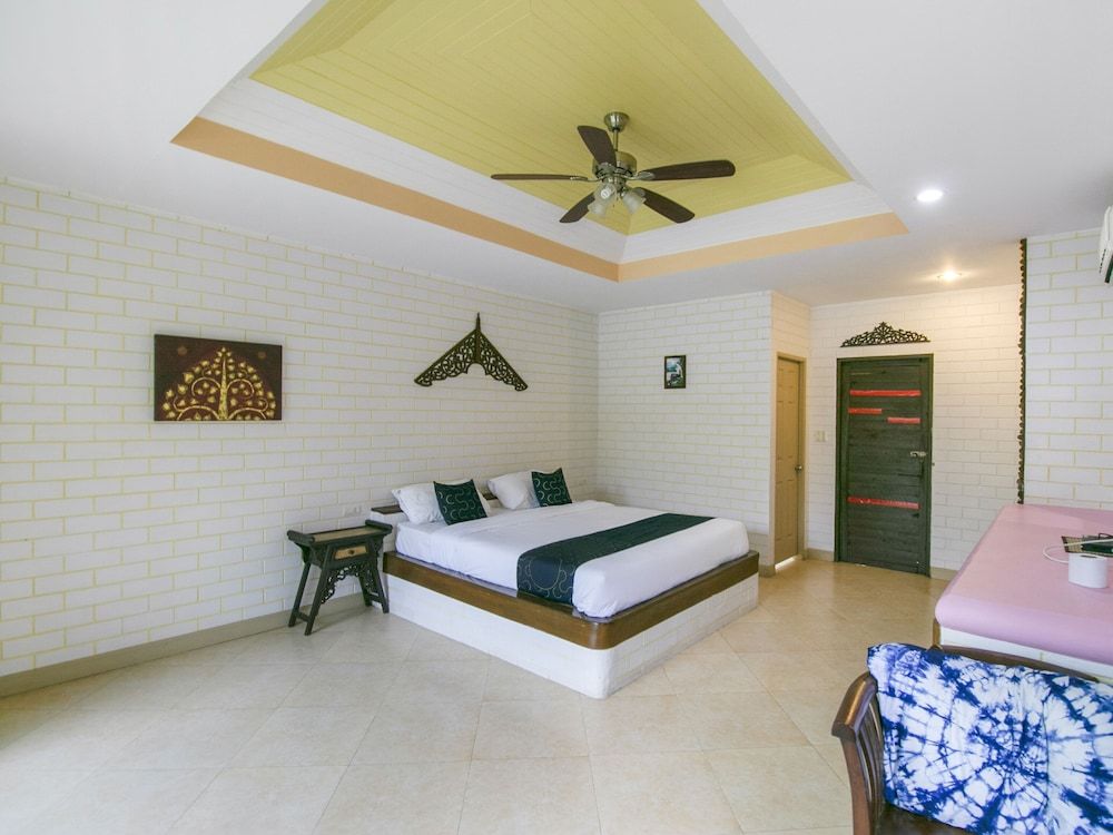 Capital O 961 Baan Dow Chompoo Resort Superior Double Room, Pool Access 6