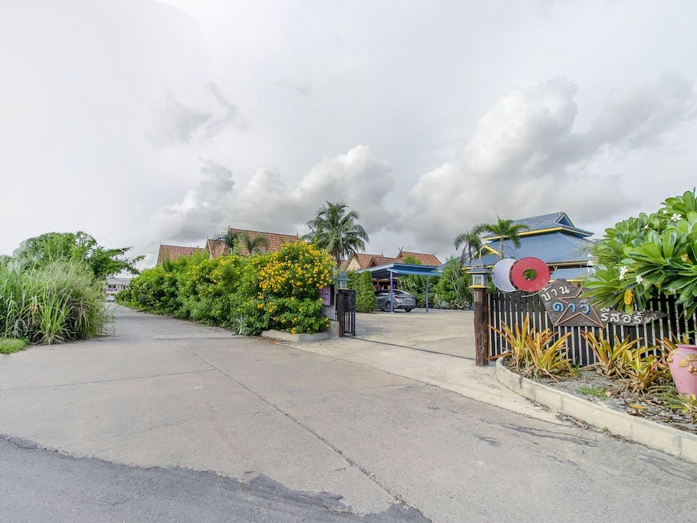 undefined Capital O 961 Baan Dow Chompoo Resort 3