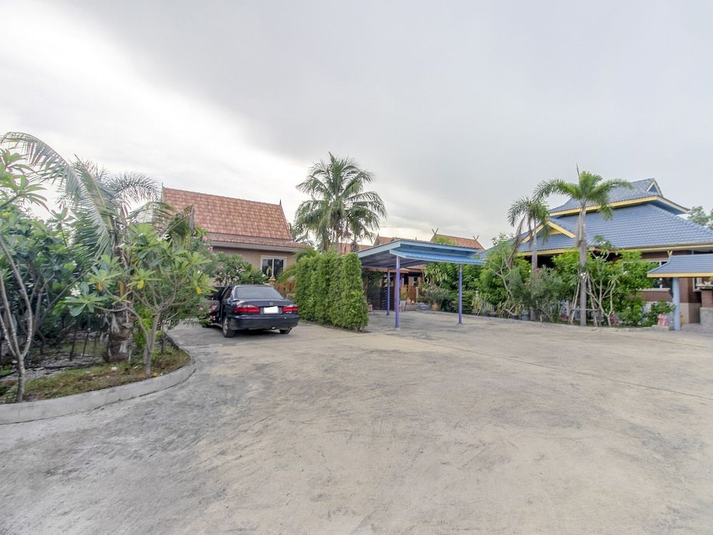 undefined Capital O 961 Baan Dow Chompoo Resort 9