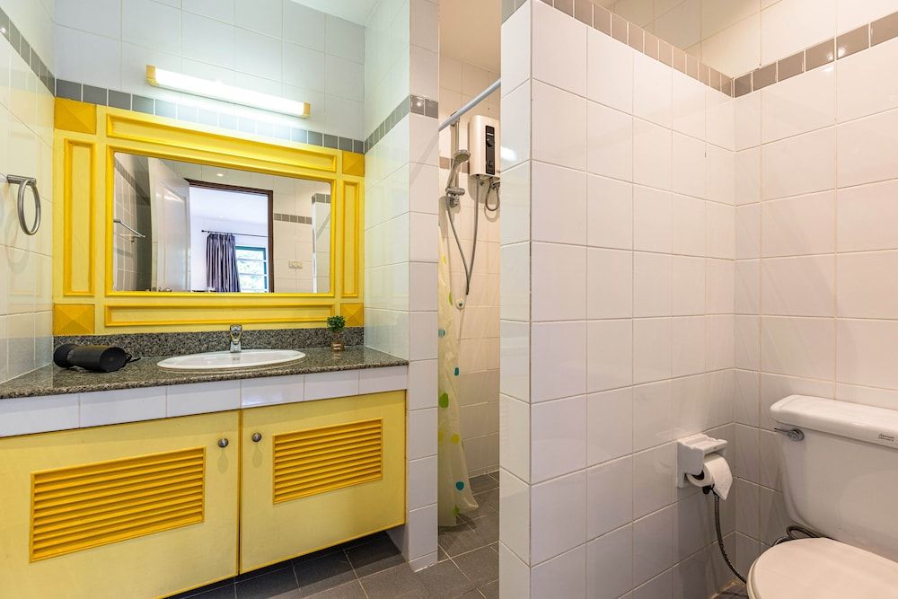 4 BR Townhouse in Great Location BSS Economy House 22