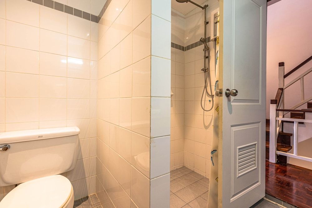 4 BR Townhouse in Great Location BSS Economy House 21