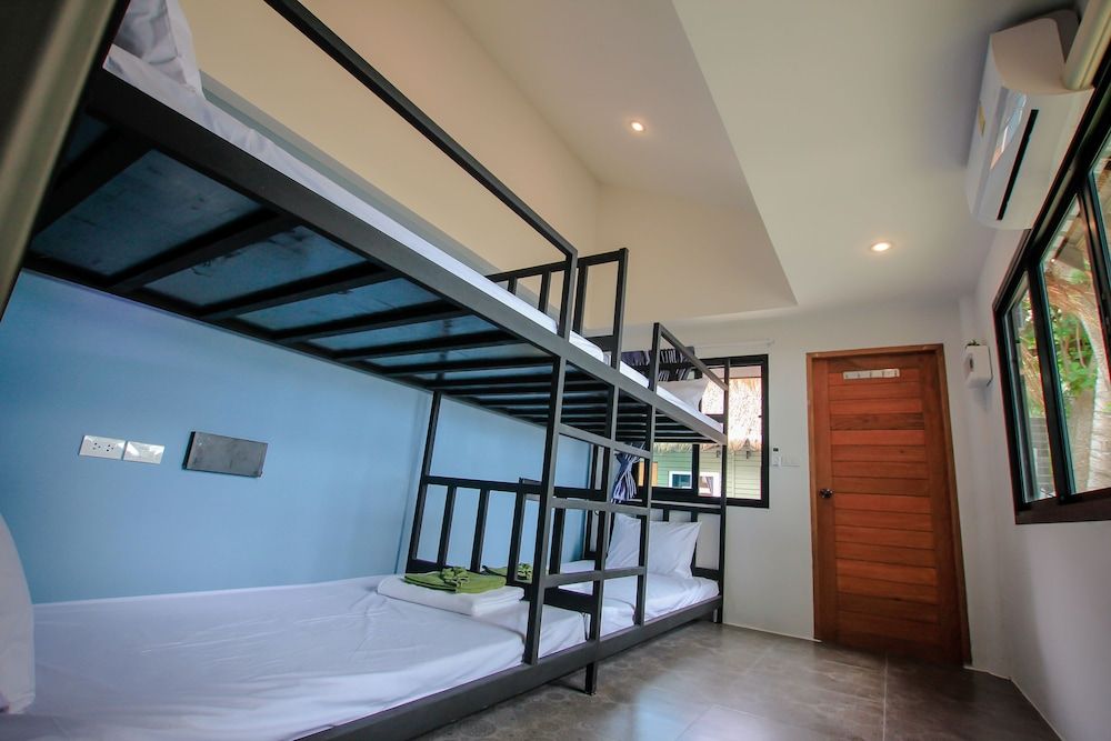 Bandon Beach Bar & Hostel - Adults Only Beach Access Dorm Room 2