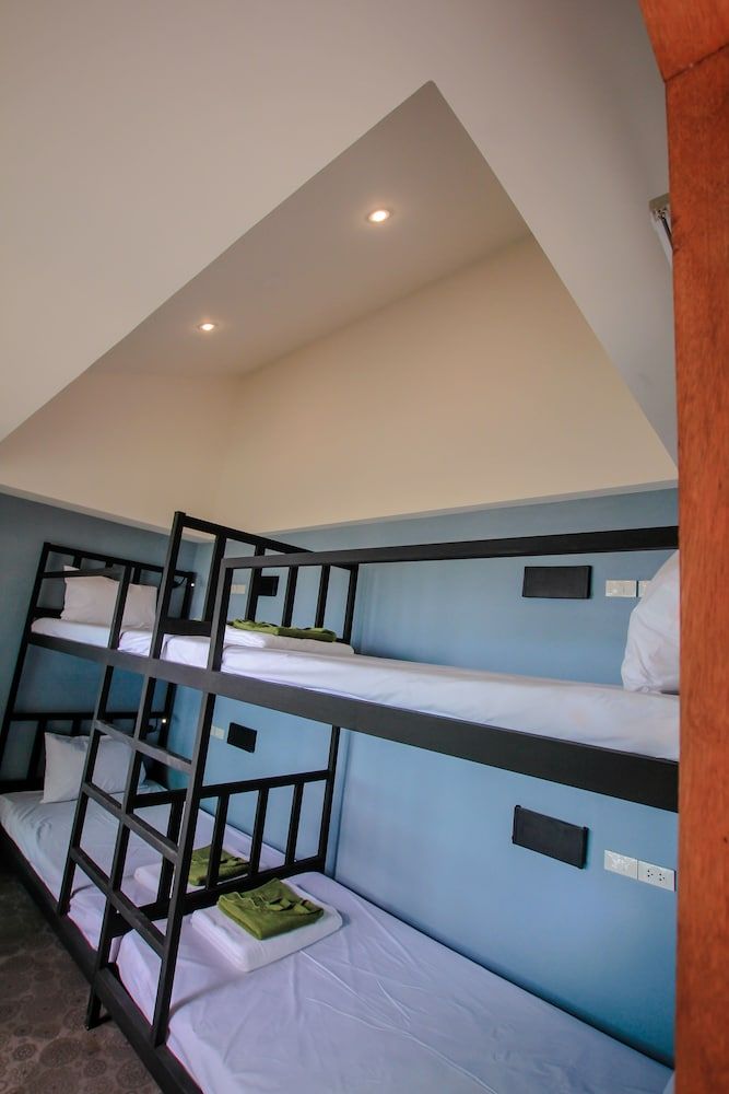 Bandon Beach Bar & Hostel - Adults Only Beach Access Dorm Room