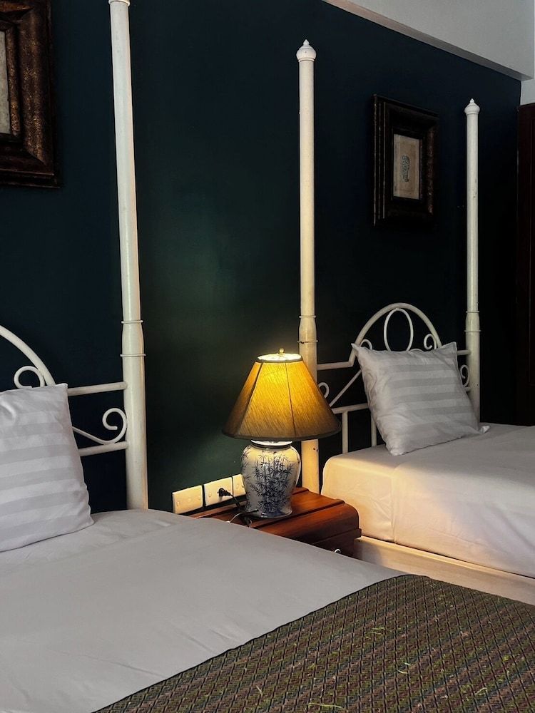 MW Krabi Beach Resort Standard Twin bed