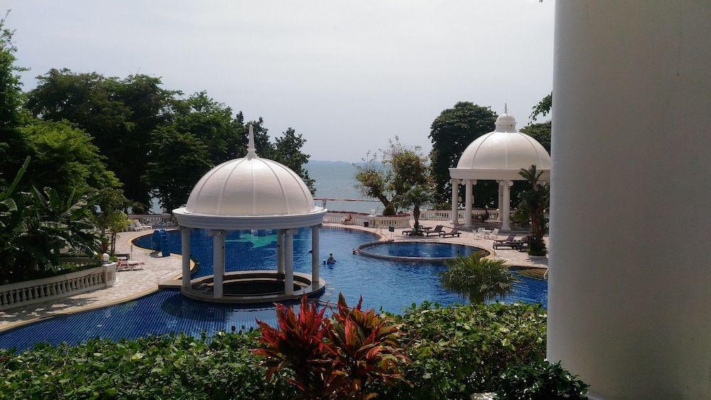 undefined Sky Beach Apartment 4