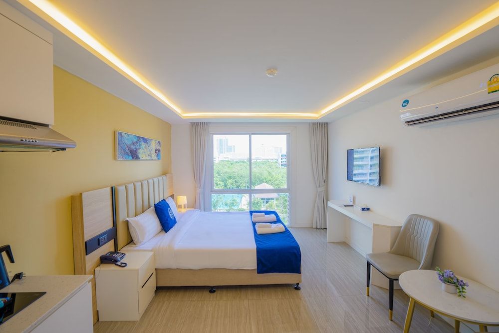 HT9 HOTEL Superior Room 2