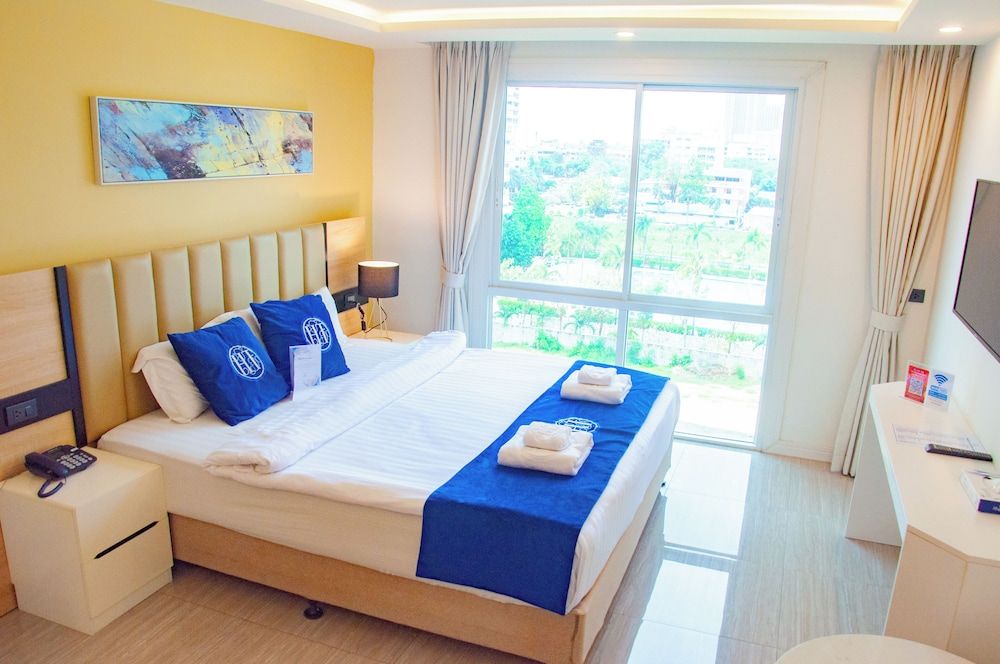 HT9 HOTEL Superior Room 4