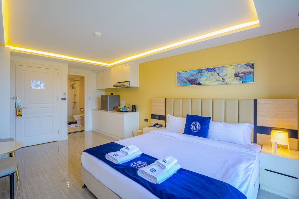 HT9 HOTEL Superior Room 3