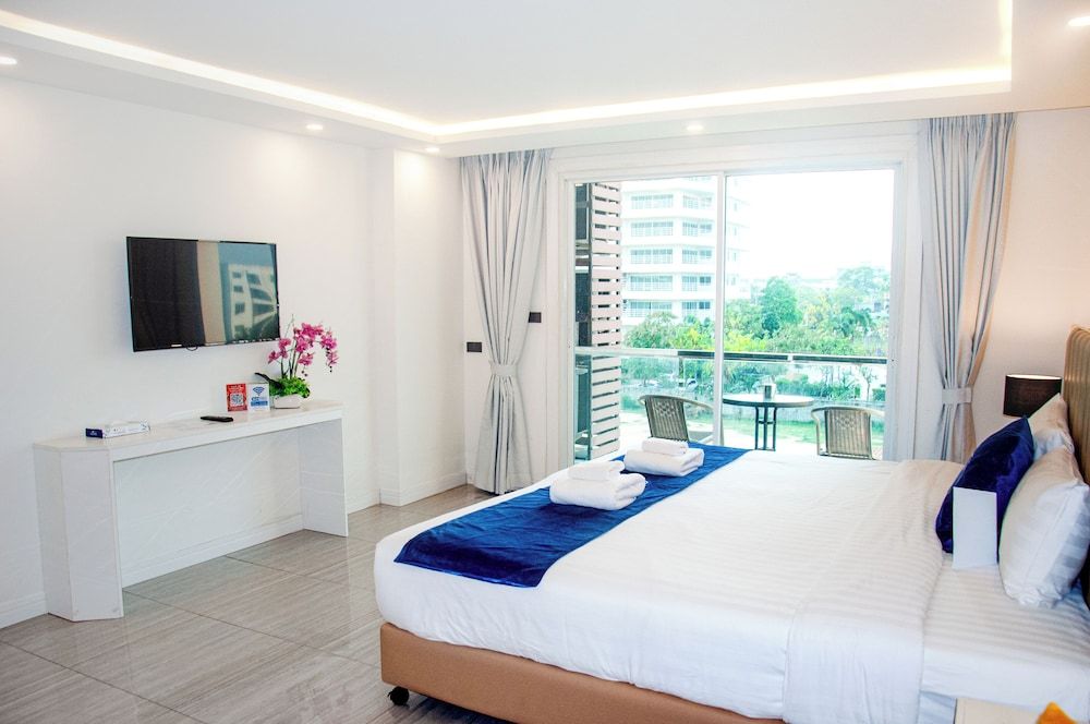 undefined HT9 HOTEL 9