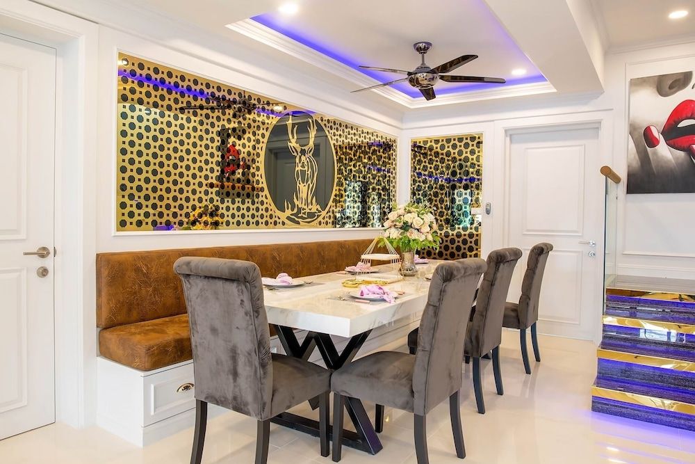 Exquisite Pool Villa J Luxury Villa 18