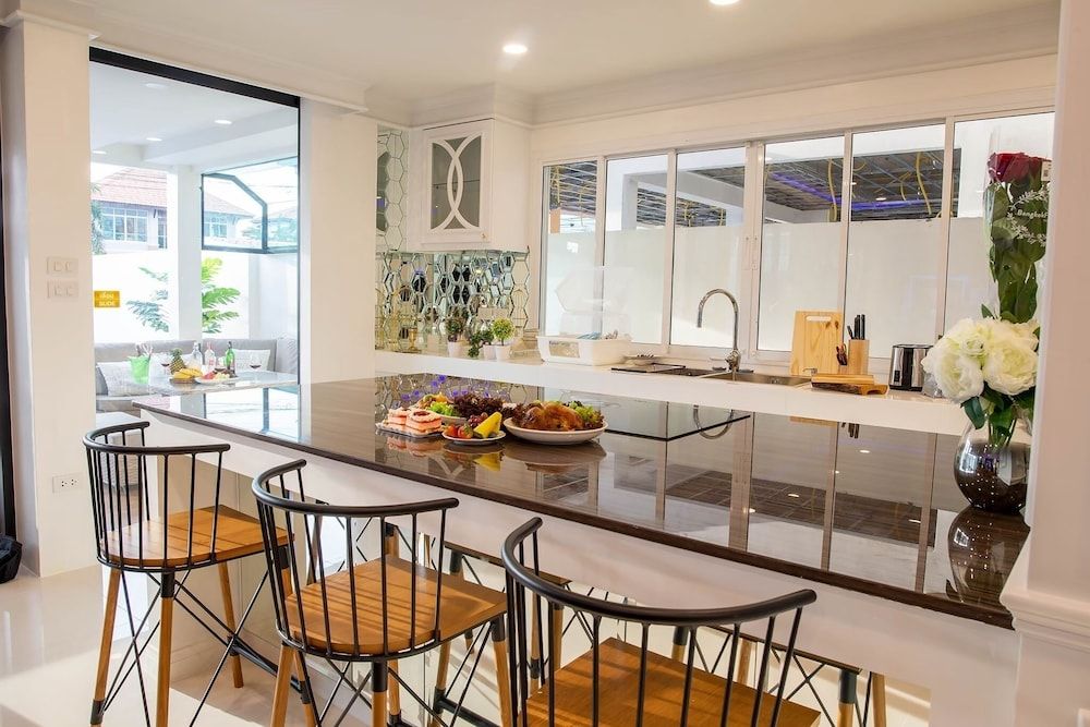 Exquisite Pool Villa J Luxury Villa 14