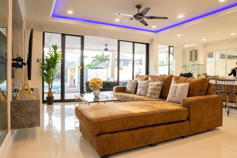 Exquisite Pool Villa J Luxury Villa 17