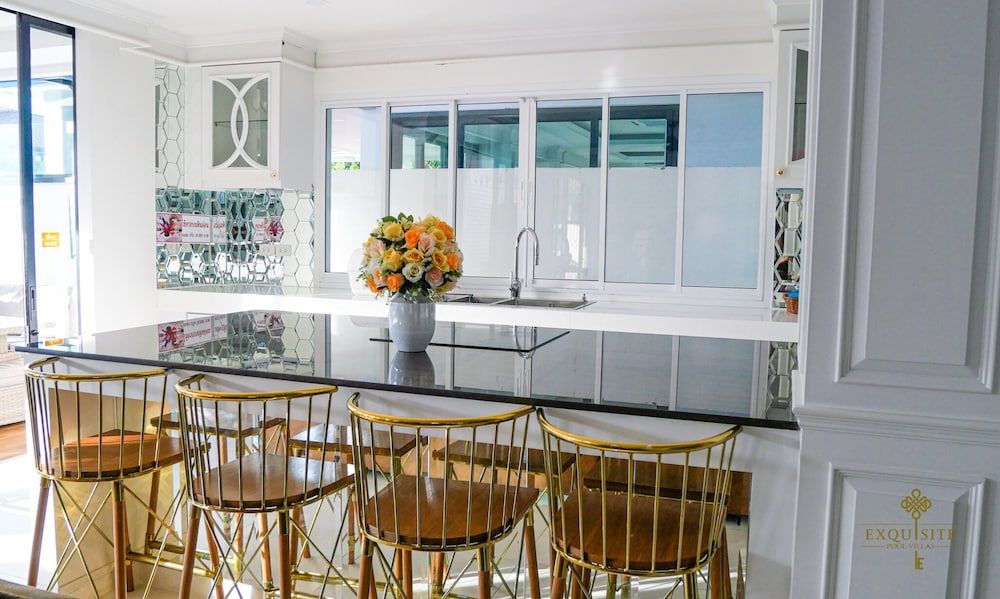 Exquisite Pool Villa J Luxury Villa 16