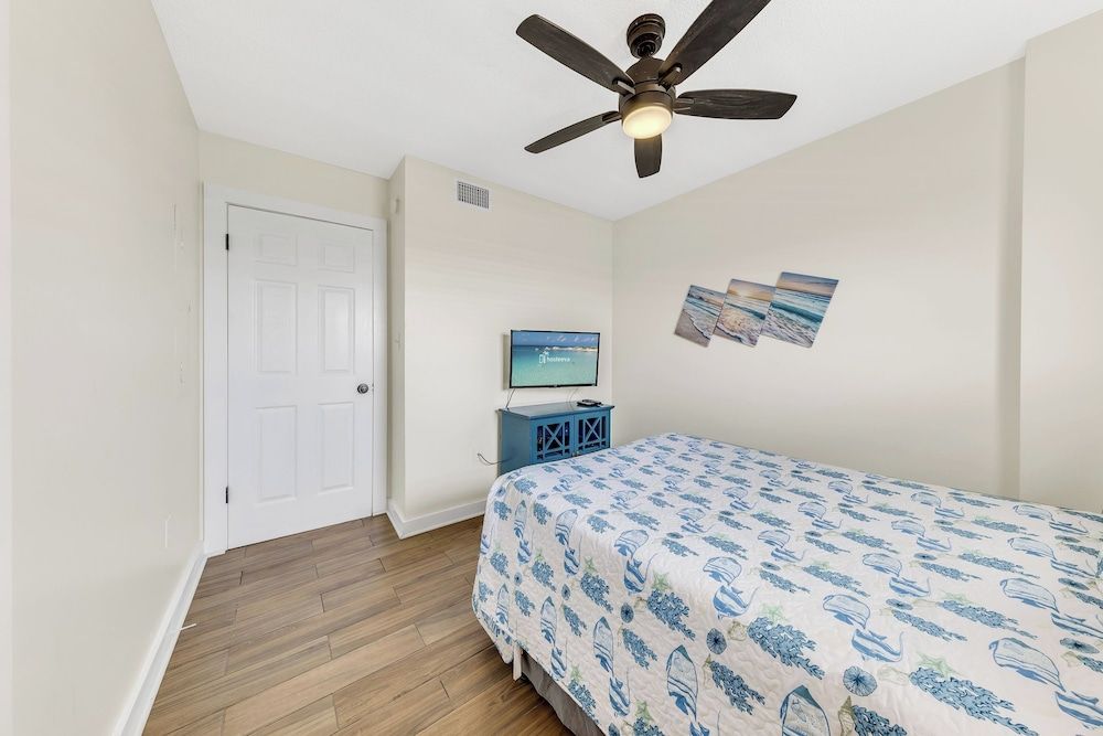 Signature Condo, 3 Bedrooms, Balcony