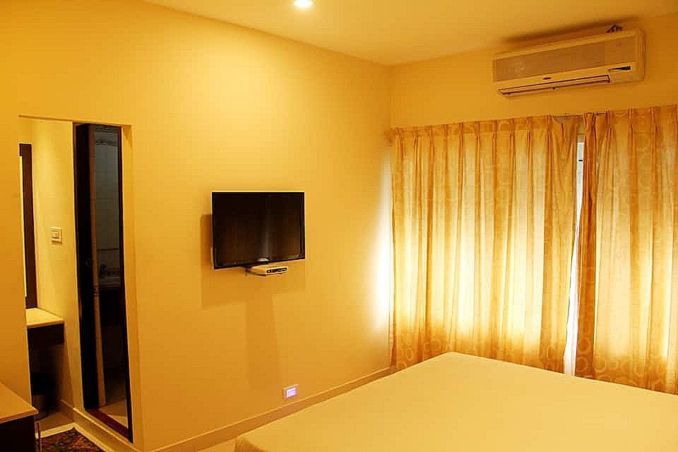 Highway Garden Executive Room 5