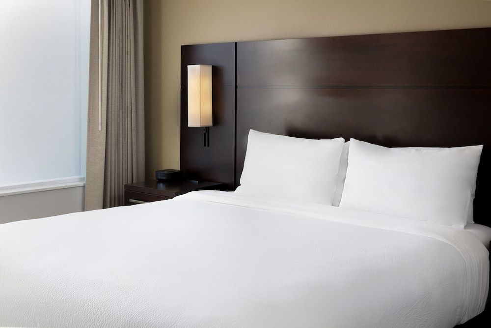 Suite, 1 King Bed with Sofa bed, Non Smoking (Hearing Accessible)