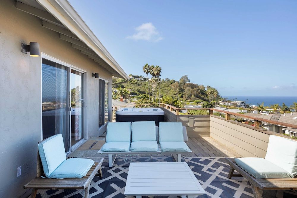 Parasol by Avantstay Hilltop Ocean View Escape w/ Large Patio & Shuffleboard House (4 Bedrooms) 6