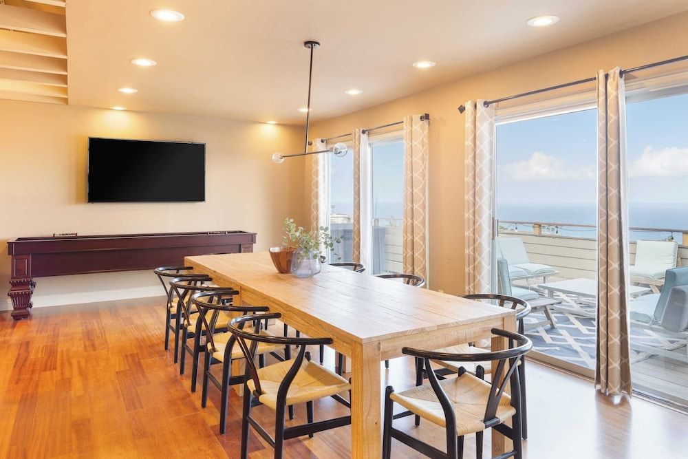 undefined Parasol by Avantstay Hilltop Ocean View Escape w/ Large Patio & Shuffleboard 8