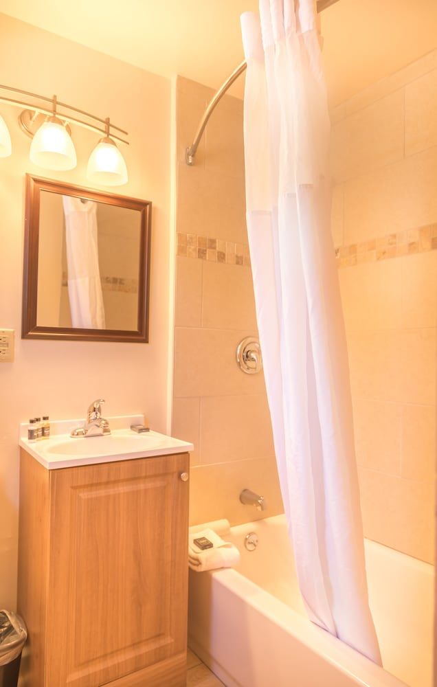 Alpine Trail Ridge Inn Standard 1 queen 6